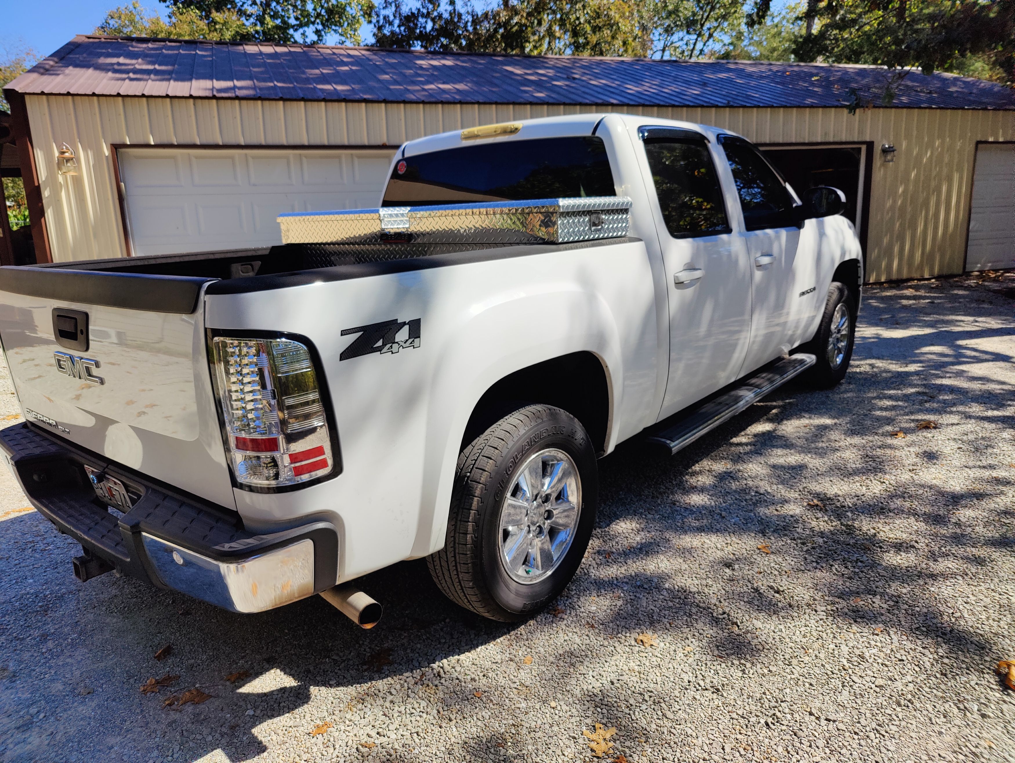 Used 2012 GMC Sierra 1500 SLT w/ SLT Convenience Package AWD/4WD image 4