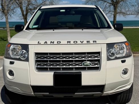 Used 2010 Land Rover LR2 HSE image 11