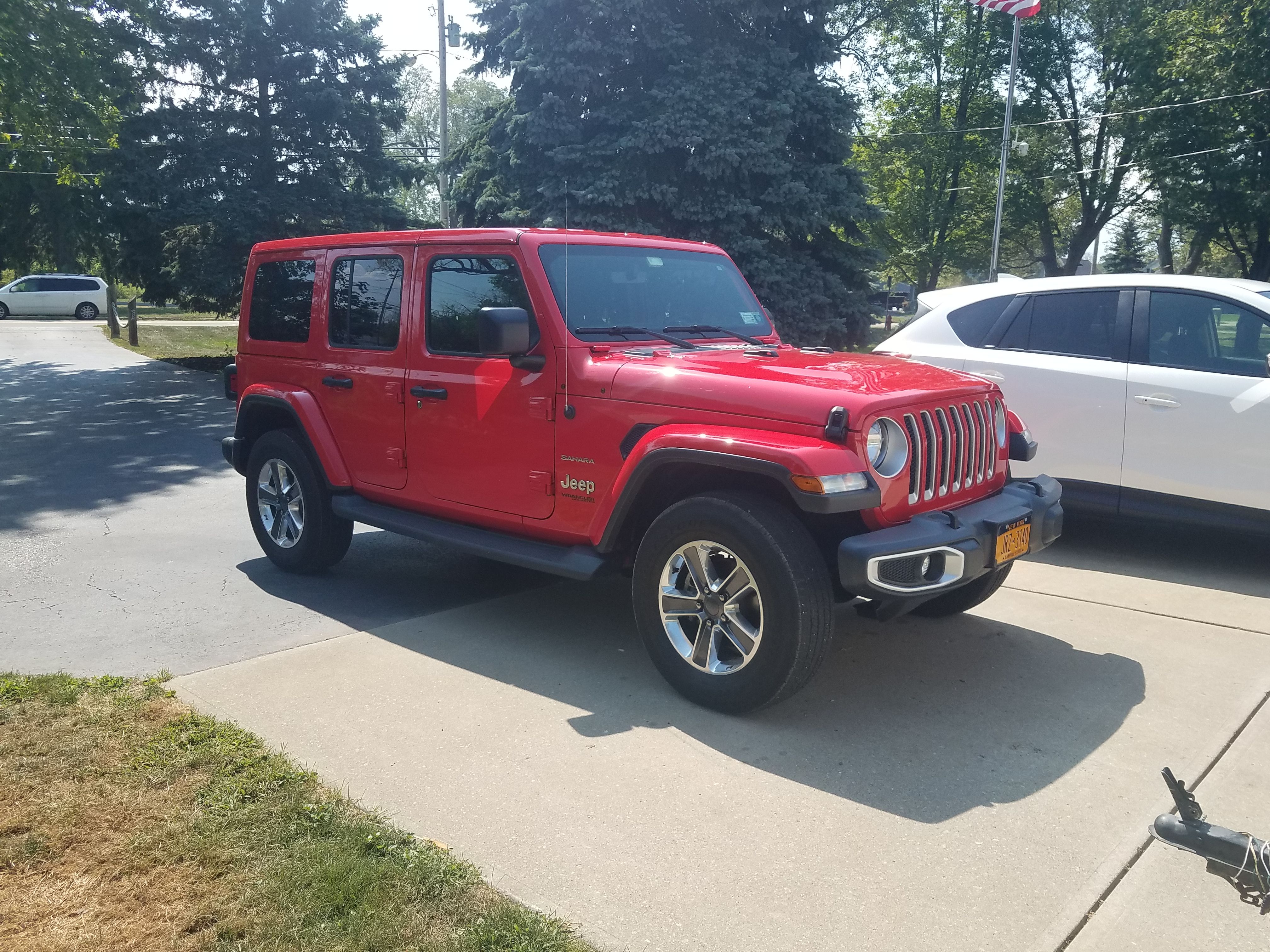 Used 2020 Jeep Wrangler Unlimited Sahara w/ Uconnect 4C Nav & Sound Group AWD/4WD image 2