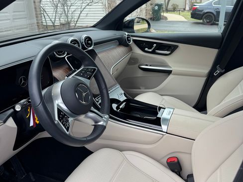 Used 2024 Mercedes-Benz GLC 300 4MATIC image 8