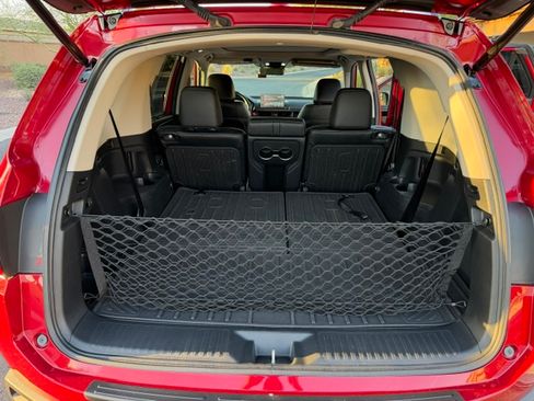 Used 2024 Honda Pilot Touring image 23