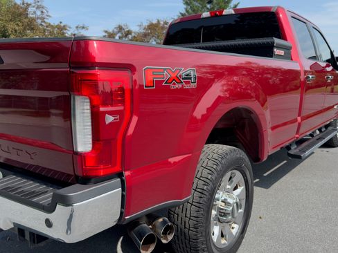 Used 2017 Ford F350 Lariat w/ Lariat Ultimate Package AWD/4WD image 6