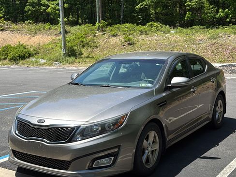 Used 2015 Kia Optima LX FWD image 1