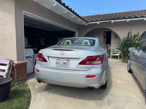 Used 2010 Lexus IS 250C RWD image 11