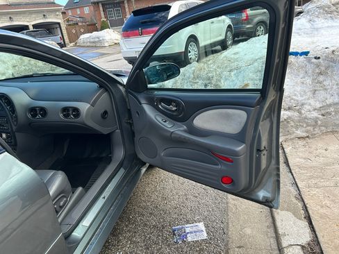 Used 2004 Pontiac Bonneville GXP image 18