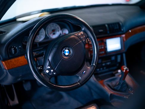 Used 2000 BMW M5 image 2