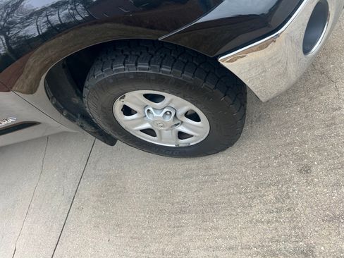 Used 2011 Toyota Tundra 2WD Double Cab w/ SR5 Pkg image 10