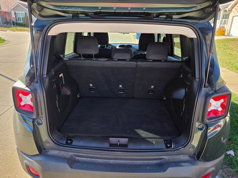 Used 2021 Jeep Renegade Sport image 5