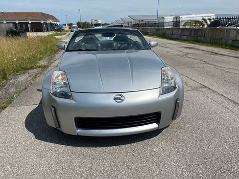 Used 2005 Nissan 350Z Touring image 5