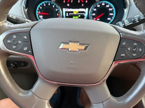 Used 2019 Chevrolet Traverse Premier w/ Driver Confidence II Package FWD image 10