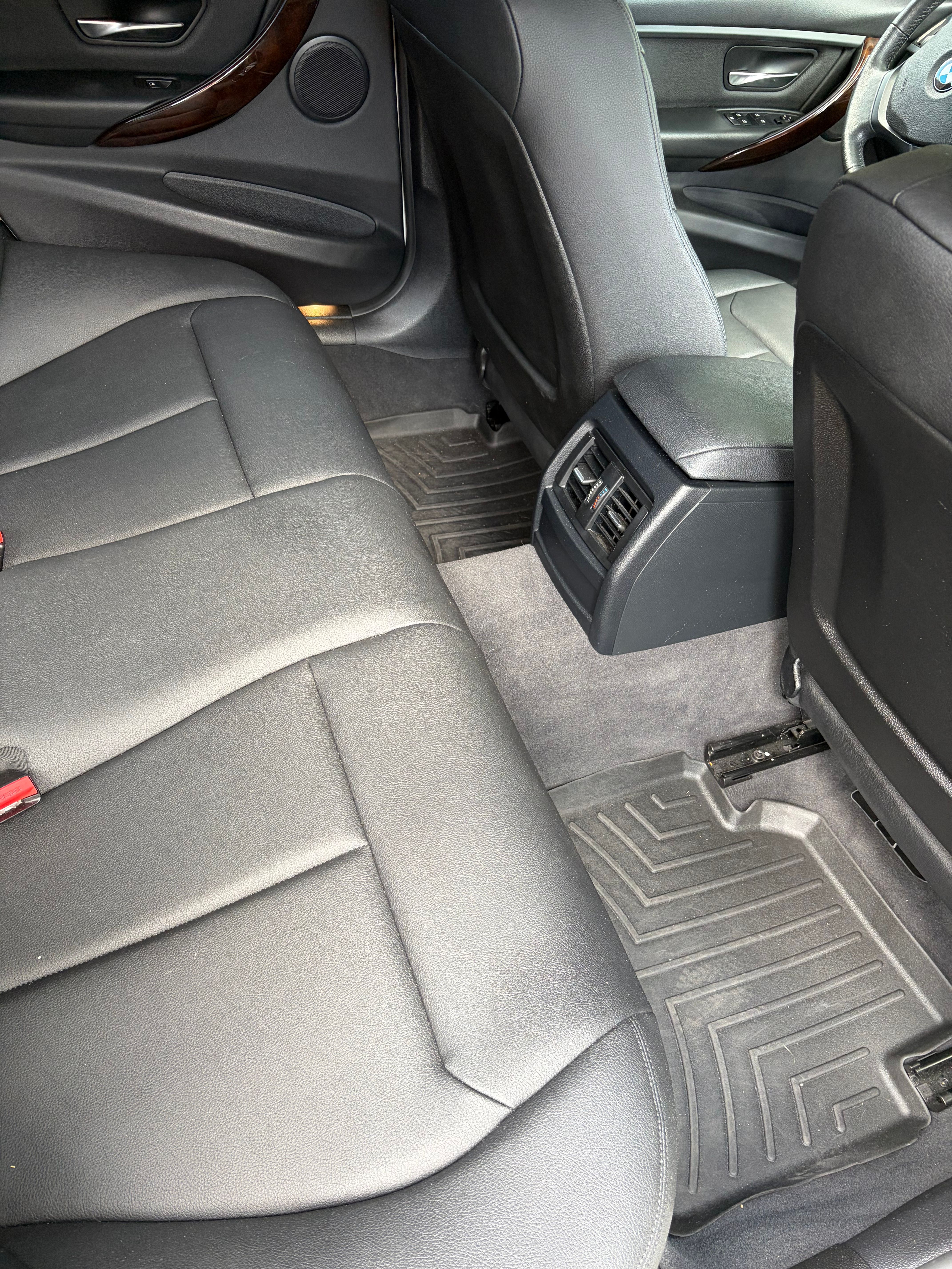 Used 2015 BMW 320i Sedan RWD image 12