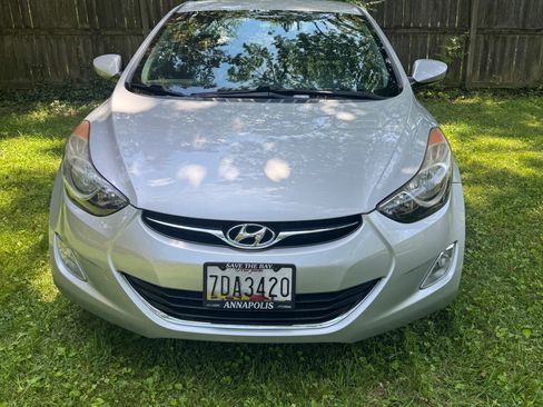 Used 2013 Hyundai Elantra GLS w/ Preferred Pkg FWD image 5