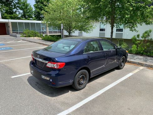 Used 2013 Toyota Corolla L FWD image 9