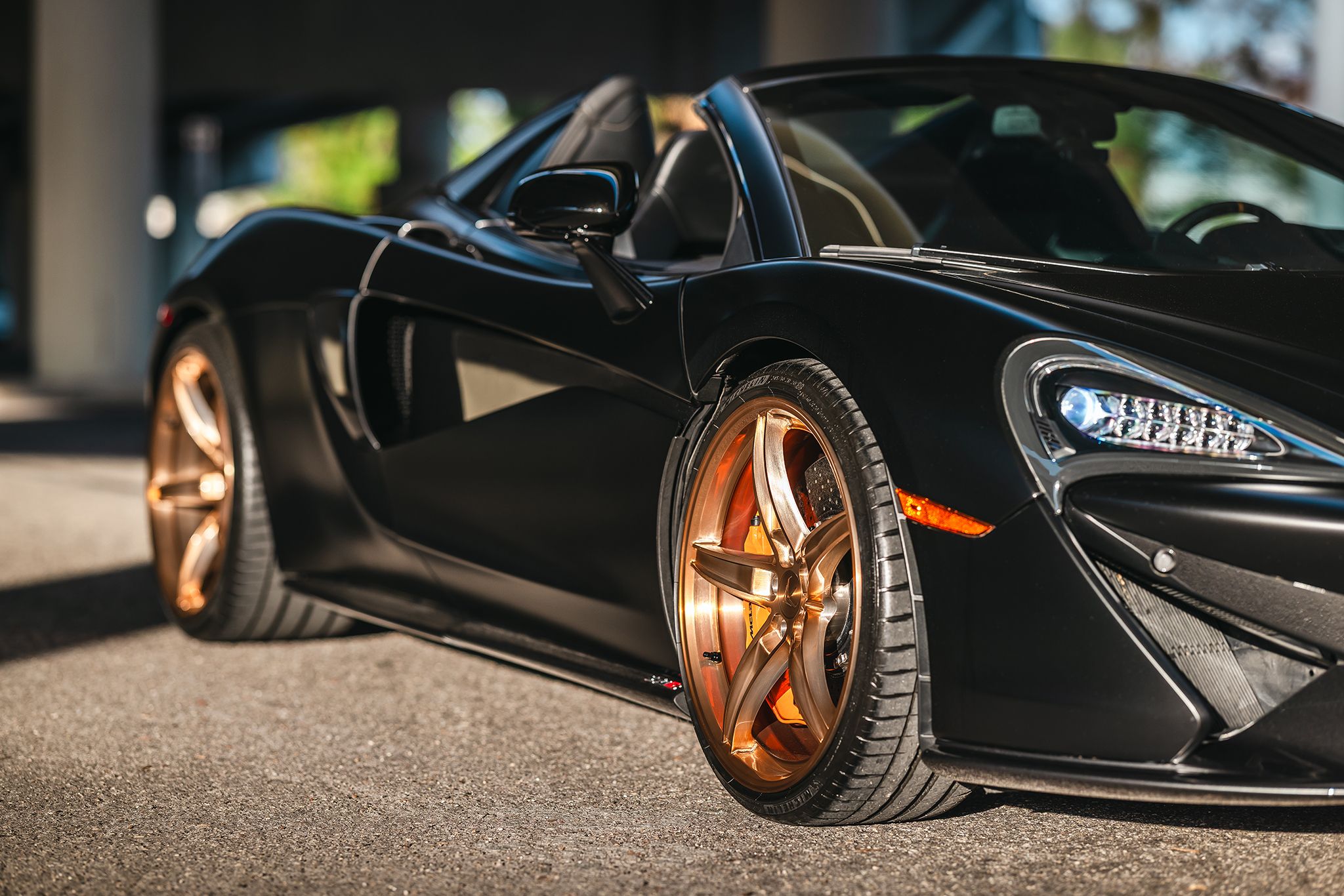 Used 2019 McLaren 570S Spider RWD image 11