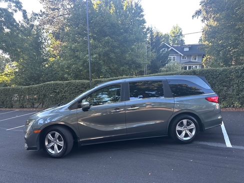 Used 2019 Honda Odyssey EX-L image 2