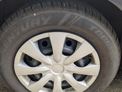Used 2013 Toyota Corolla L FWD image 16