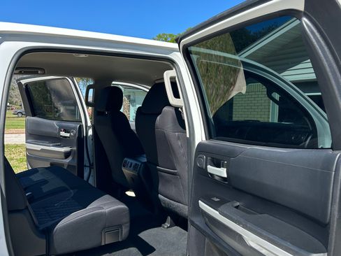 Used 2020 Toyota Tundra SR5 w/ SR5 Upgrade Package image 9
