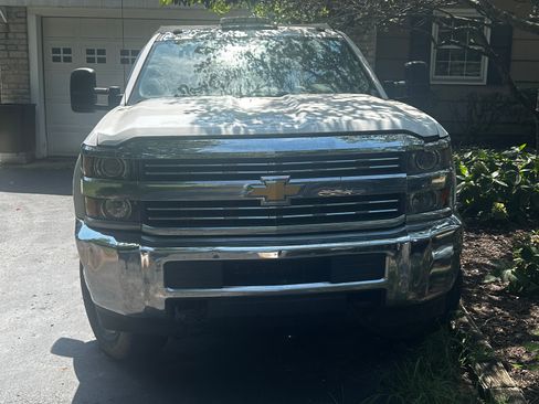 Used 2016 Chevrolet Silverado 2500 W/T w/ Snow Plow Prep Package AWD/4WD image 2