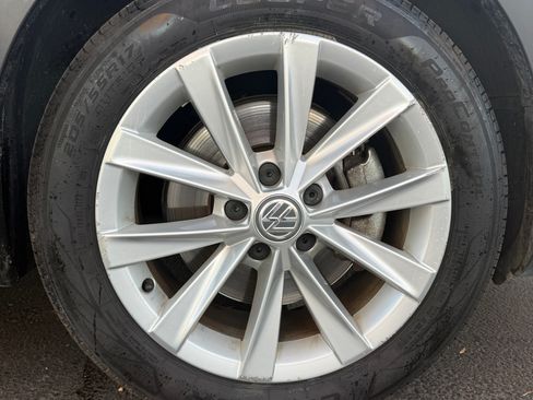Used 2017 Volkswagen Golf Alltrack SE AWD/4WD image 25