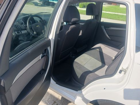 Used 2010 Chevrolet Aveo5 LT w/ Power and Convenience Package image 11