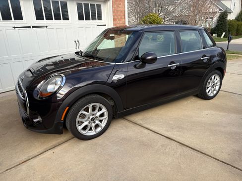 Used 2015 MINI Cooper S image 16