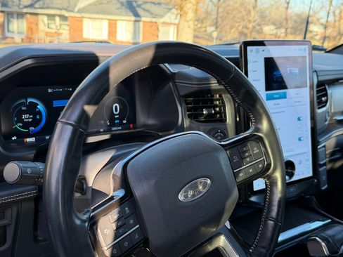 Used 2023 Ford F150 Lightning Platinum image 12