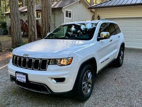 Used 2020 Jeep Grand Cherokee Limited image 1