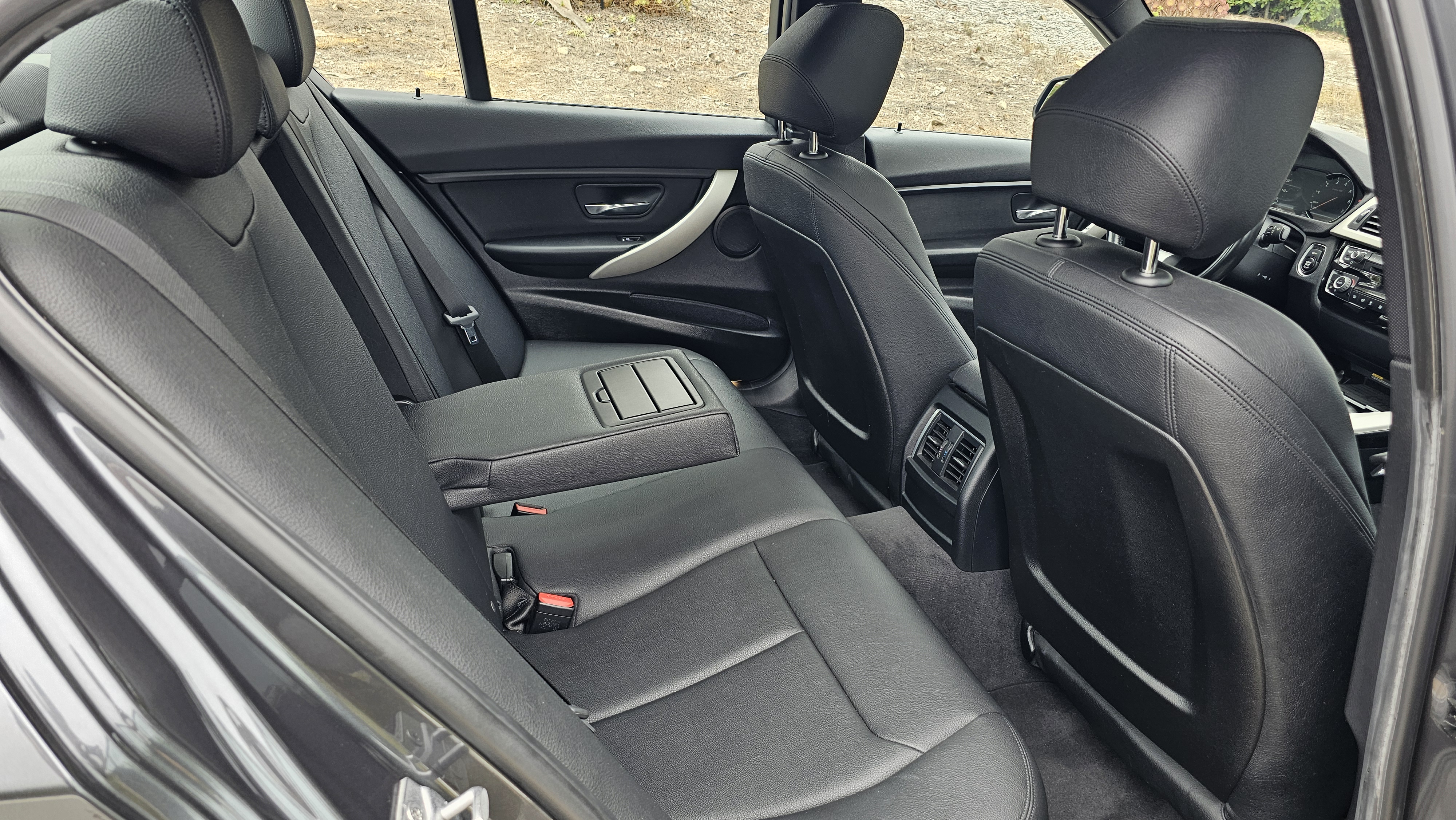 Used 2016 BMW 320i Sedan RWD image 28