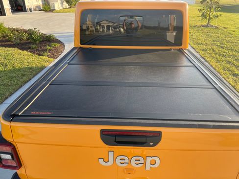 Used 2021 Jeep Gladiator Overland w/ Popular Equipment Package image 11