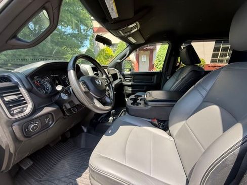Used 2024 RAM 2500 Tradesman w/ Chrome Appearance Group AWD/4WD image 12