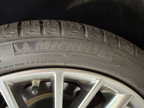 Used 2017 Lexus IS 200t image 8