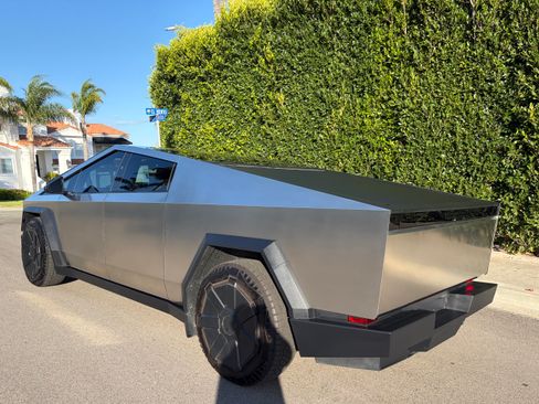 Used 2024 Tesla Cybertruck Cyberbeast image 13