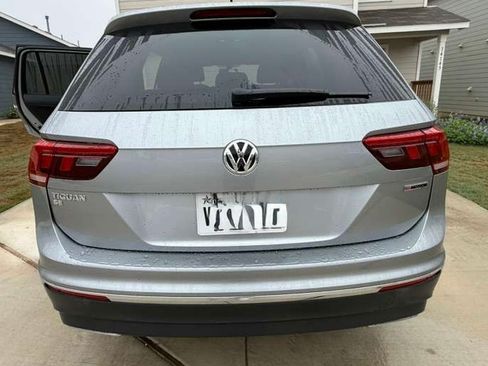 Used 2020 Volkswagen Tiguan SE image 11