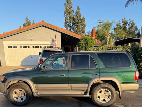 Used 2000 Toyota 4Runner Limited RWD image 1