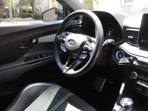 Used 2022 Hyundai Veloster N image 20