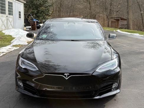Used 2020 Tesla Model S Long Range Plus image 2