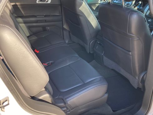 Used 2014 Ford Explorer XLT w/ Equipment Group 202A image 20
