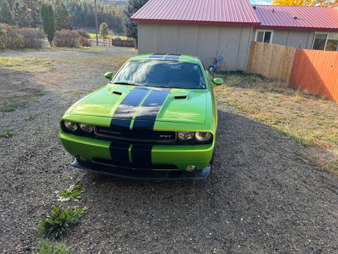 Used 2011 Dodge Challenger SRT8 w/ Green w/Envy Group image 11