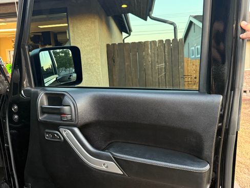 Used 2013 Jeep Wrangler Unlimited Sport image 11