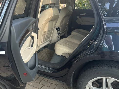 Used 2018 Audi Q5 2.0T Premium AWD/4WD image 11