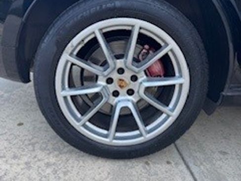 Used 2016 Porsche Macan Turbo AWD/4WD image 10