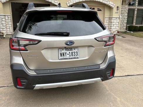 Used 2020 Subaru Outback Limited w/ Popular Package #2 image 1