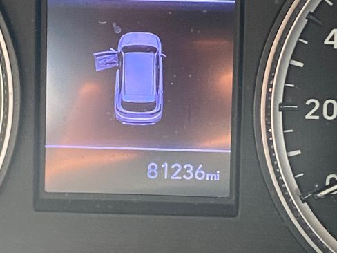 Used 2019 Hyundai Santa Fe SE AWD/4WD image 9