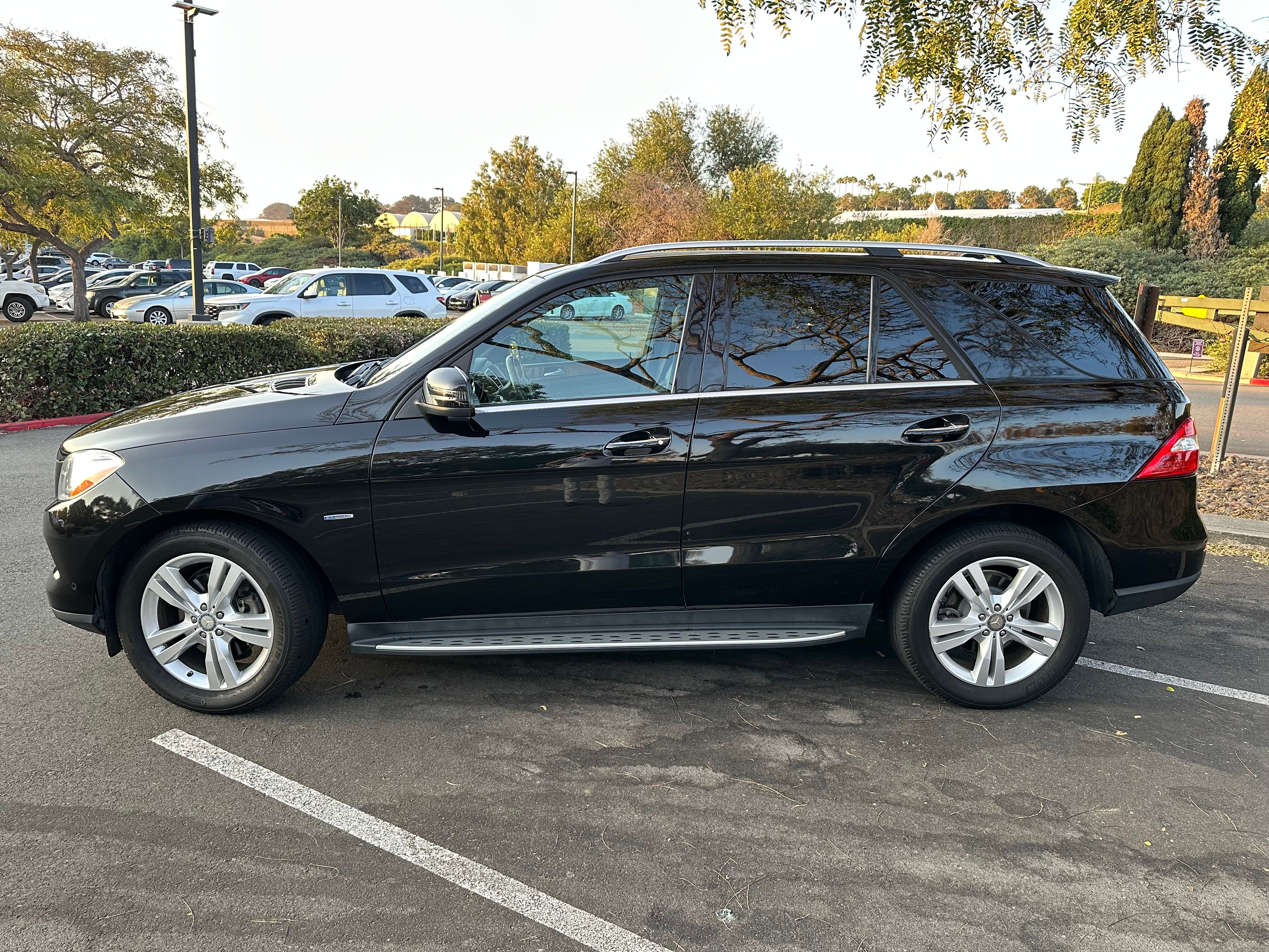 Used 2012 Mercedes-Benz ML 350 BlueTEC 4MATIC image 2
