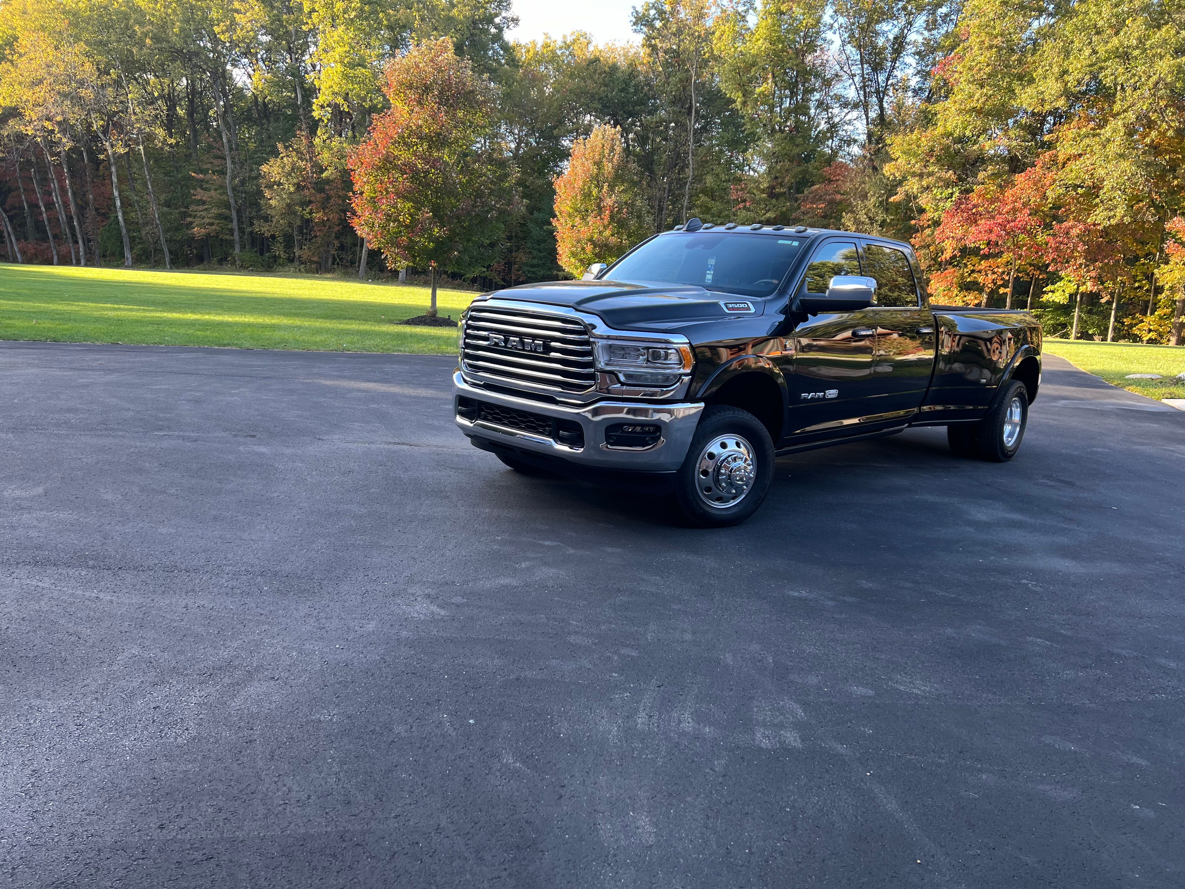 Used 2022 RAM 3500 Limited AWD/4WD image 2
