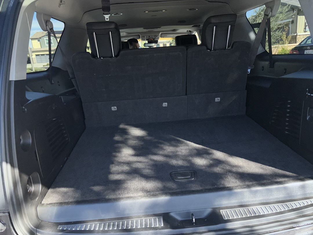 Used 2017 Cadillac Escalade ESV Luxury AWD/4WD image 4