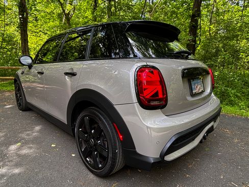 Used 2023 MINI Cooper S w/ Signature Upholstery Package FWD image 4
