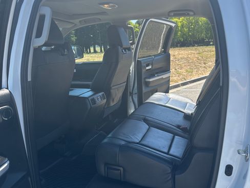 Used 2019 Toyota Tundra Limited w/ Limited Premium Package AWD/4WD image 11