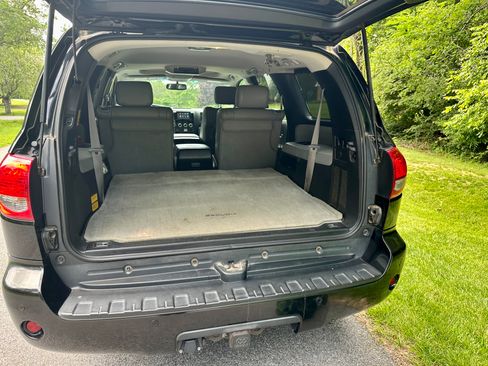 Used 2010 Toyota Sequoia Platinum AWD/4WD image 17
