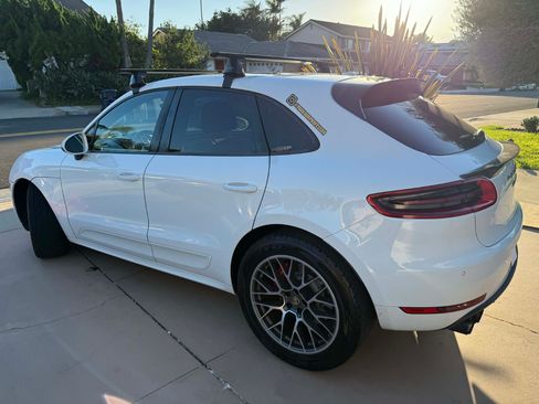 Used 2015 Porsche Macan Turbo image 2